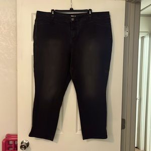 NWOT WOMEN’S PLUS SIZE JEANS : SIZE 22W